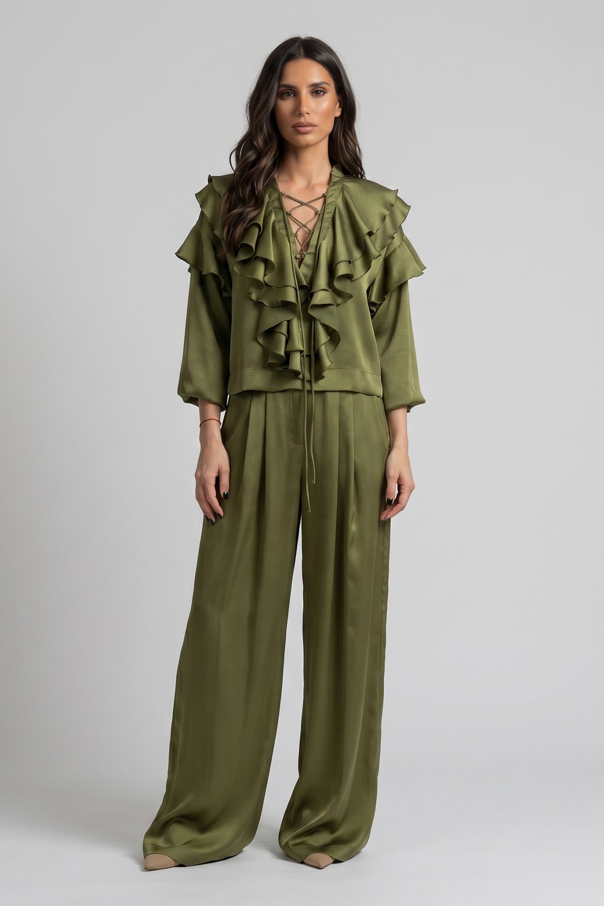 Fluid Set with Ruffle Blouse in Jacquard Satin Viscose – Olive