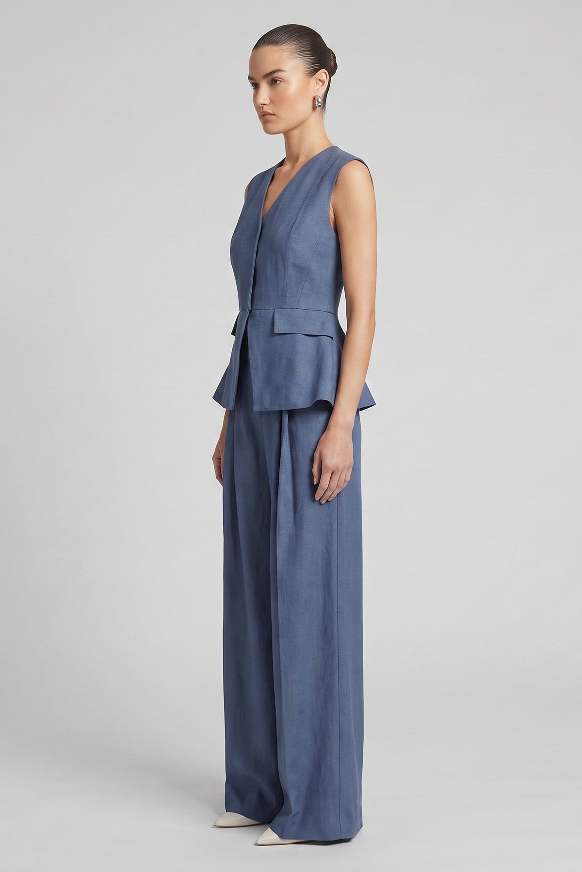 Set navy din amestec de vâscoză și in cu vestă peplum și pantaloni wide-leg