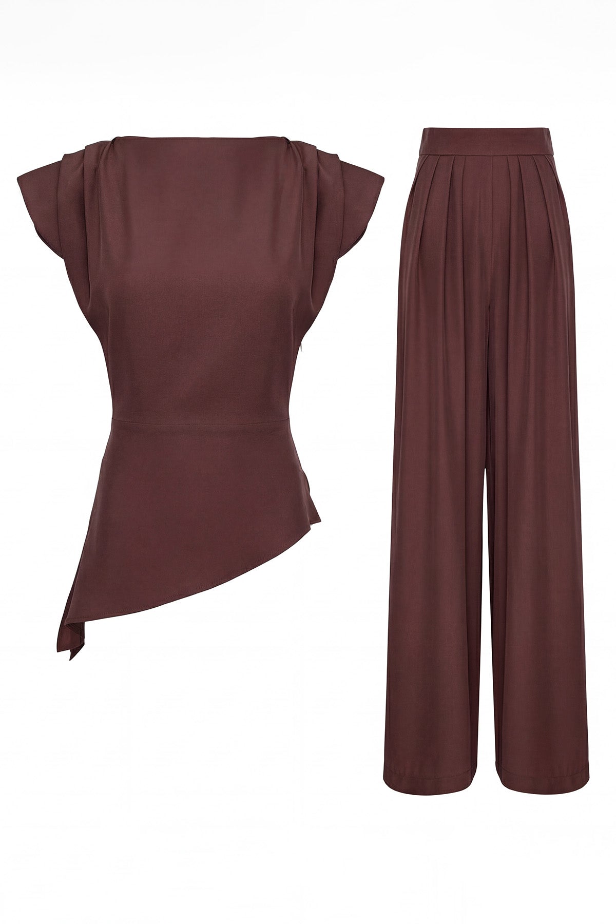 Set elegant maro din crep de vâscoză fluidă cu top cu umeri structurați și pantaloni palazzo