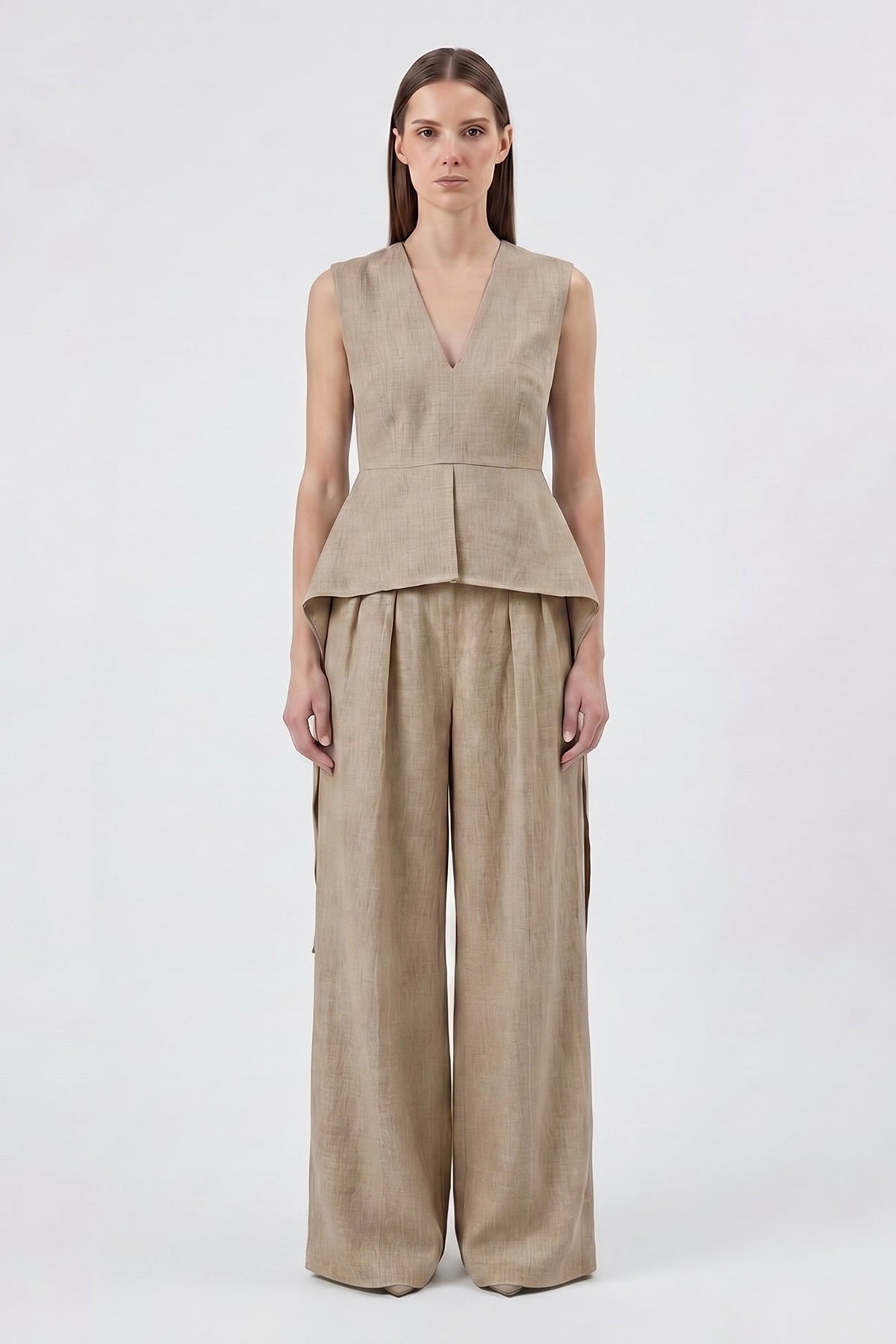 Set din in bej cu top peplum și pantaloni wide-leg