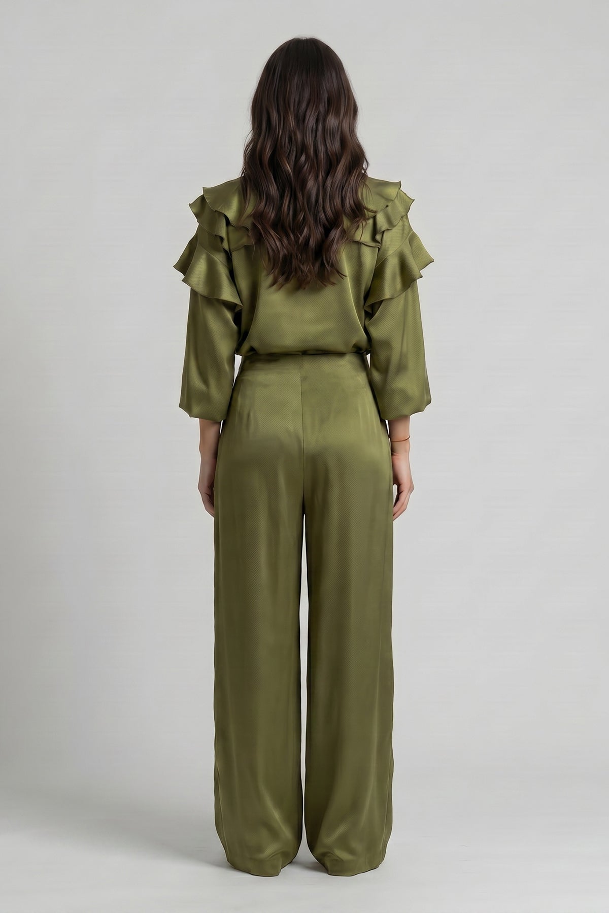 Fluid Set with Ruffle Blouse in Jacquard Satin Viscose – Olive