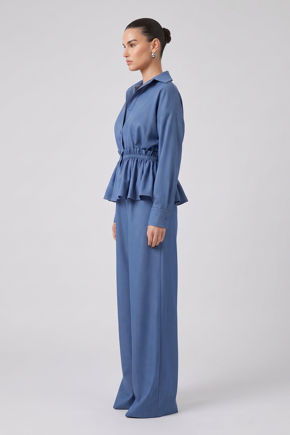 Set albastru din denim cu cămașă peplum și pantaloni wide leg