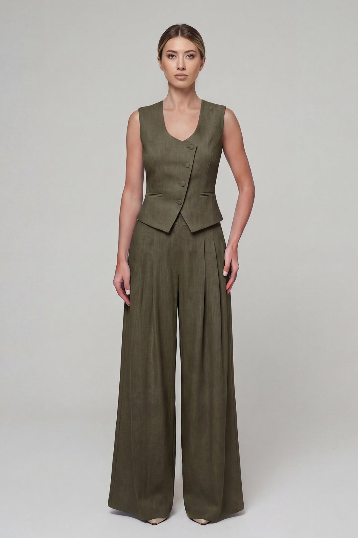 Green Linen Set with Fitted Vest and Wide-Leg Trousers