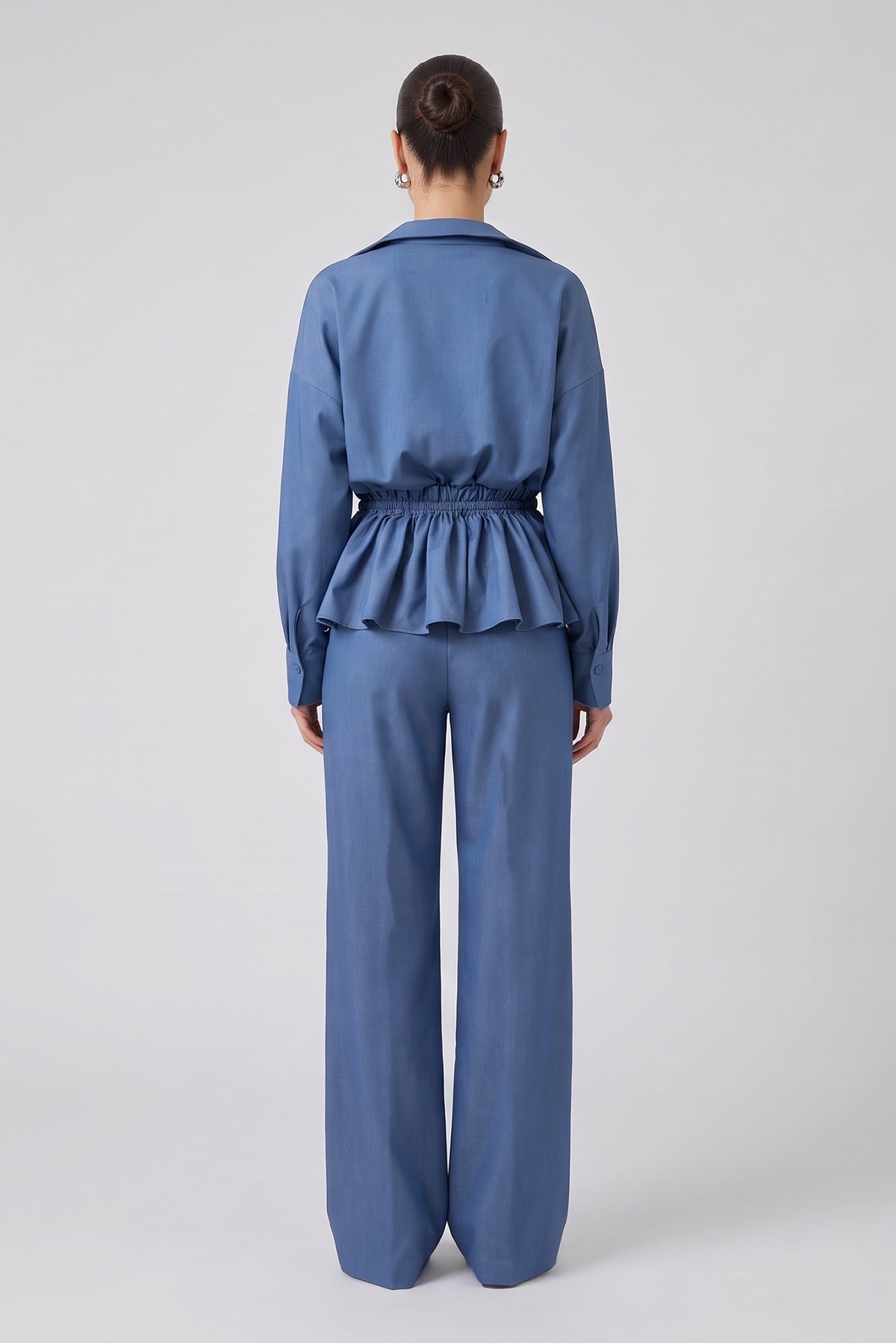 Set albastru din denim cu cămașă peplum și pantaloni wide leg