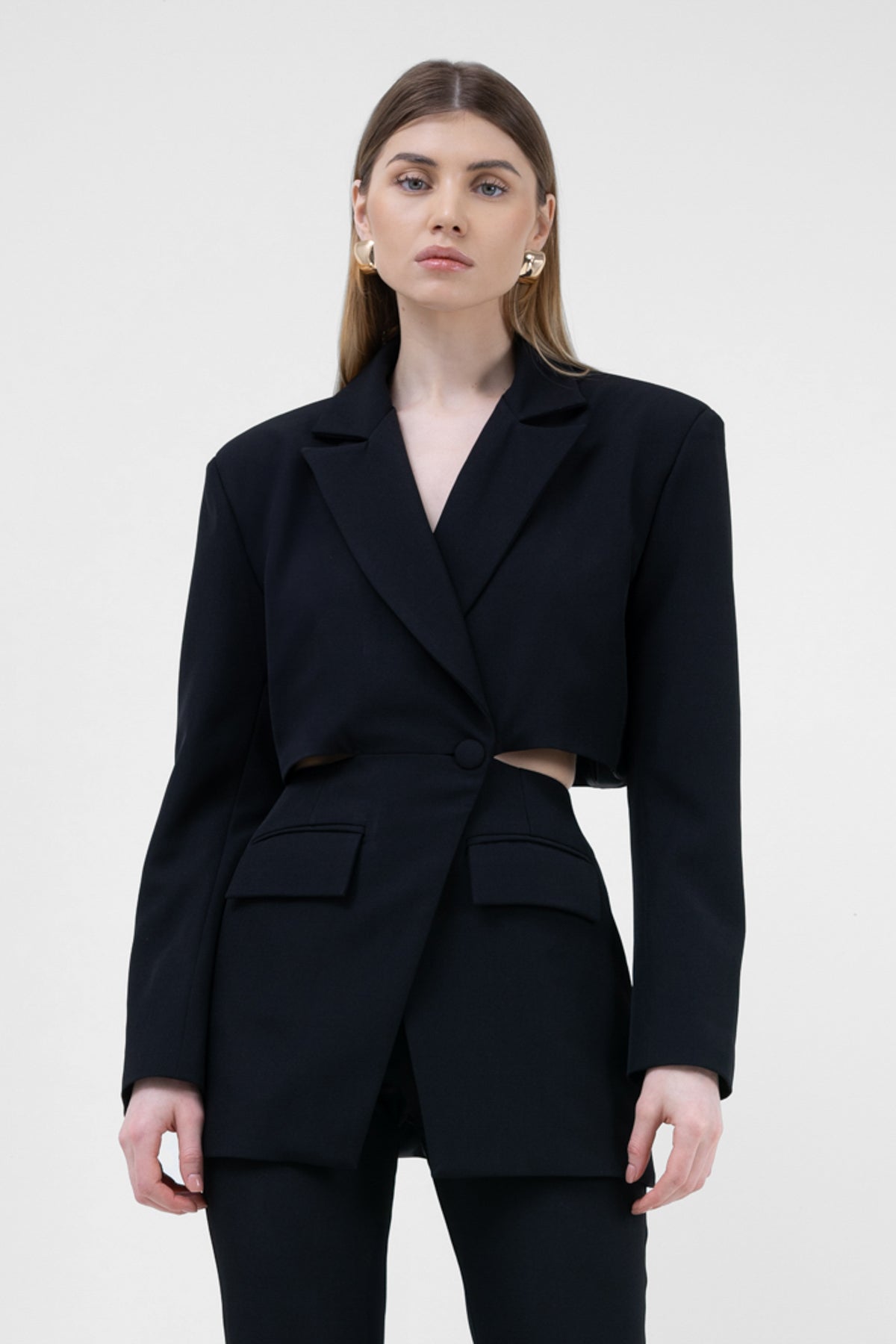 Sacou negru cu decupaj in zona taliei