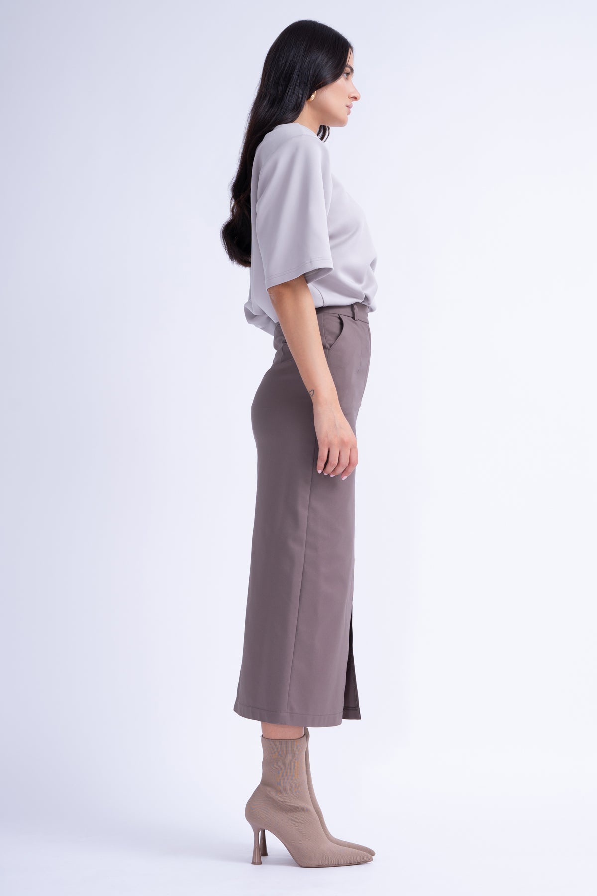 Tricou gri cu umeri supradimensionati