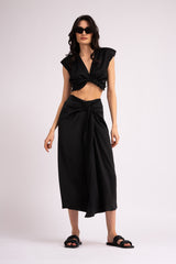 Black set with knotted top and midi skirt