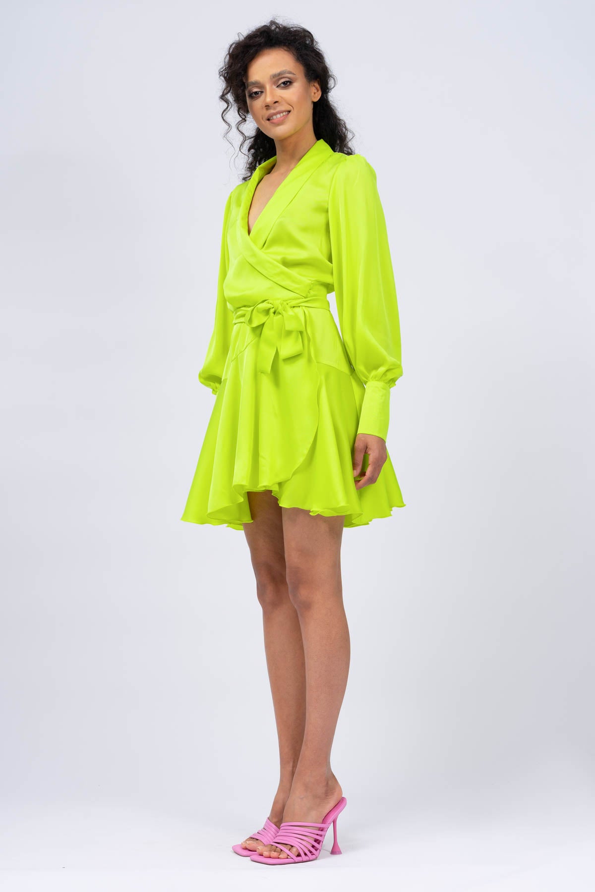 Rochie verde neon petrecuta cu revere