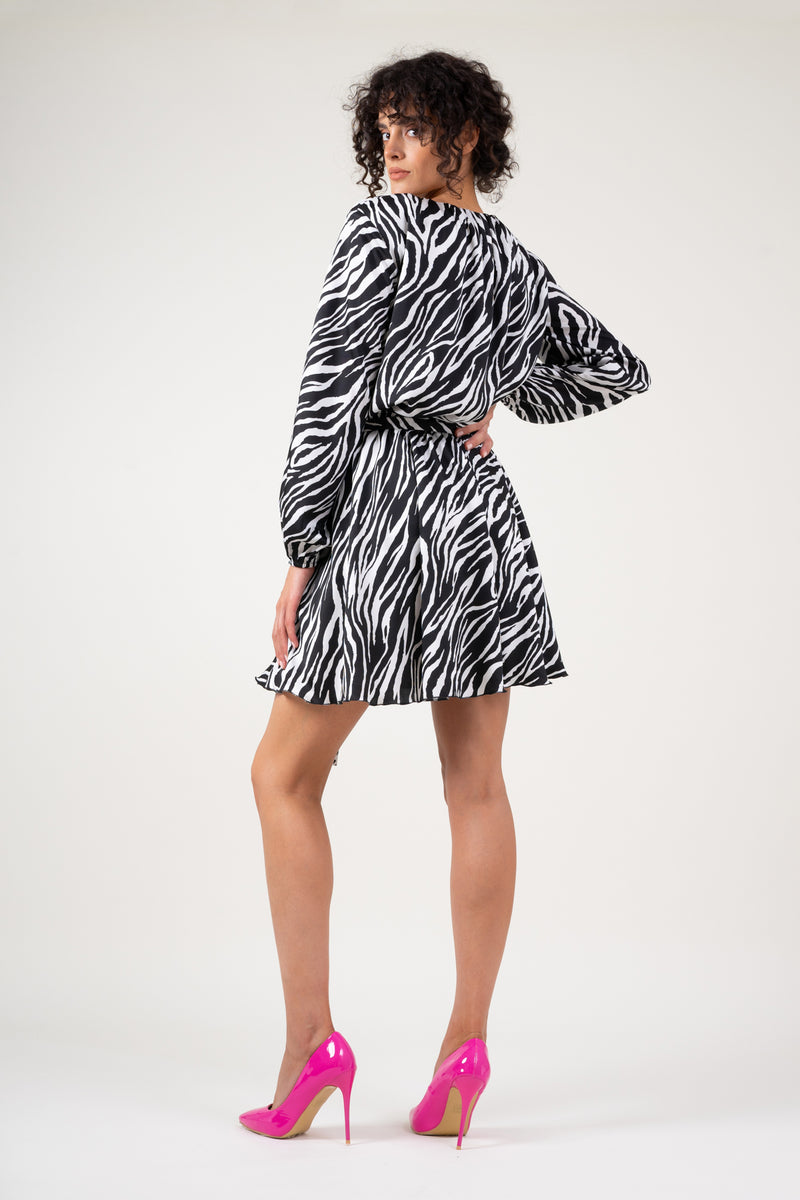 Rochie cu umeri supradimensionati si elastic pe talie din print zebra