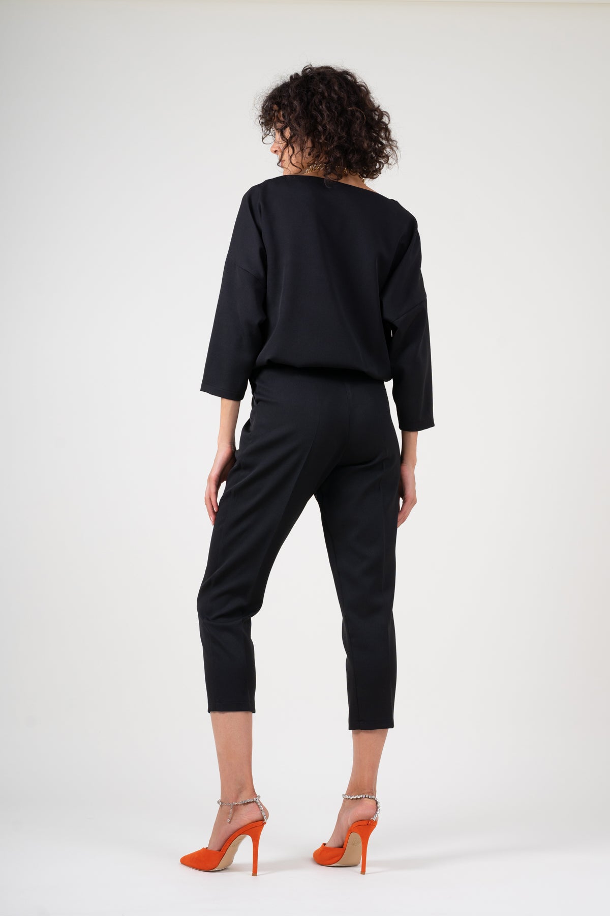 Black set with blouse and cropped trousers