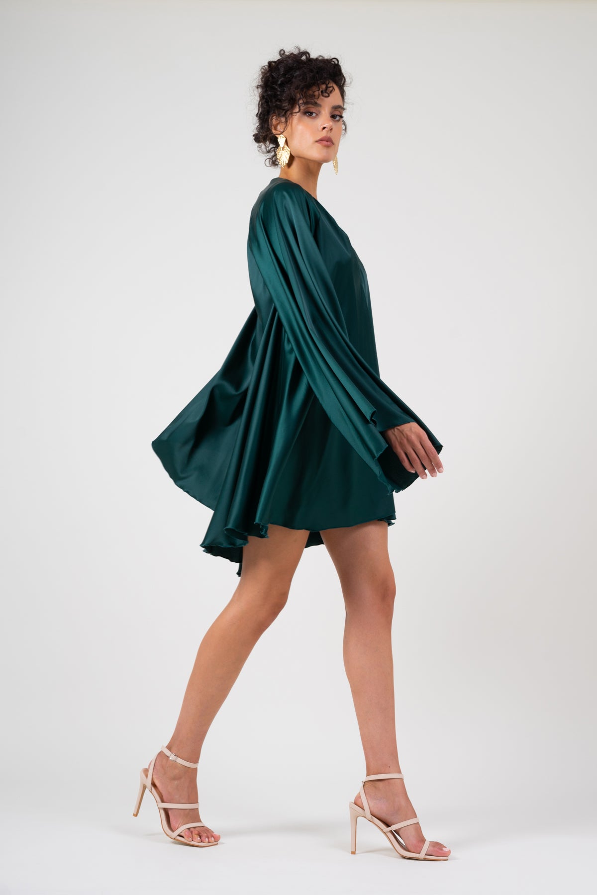 Emerald green backless fluid dress