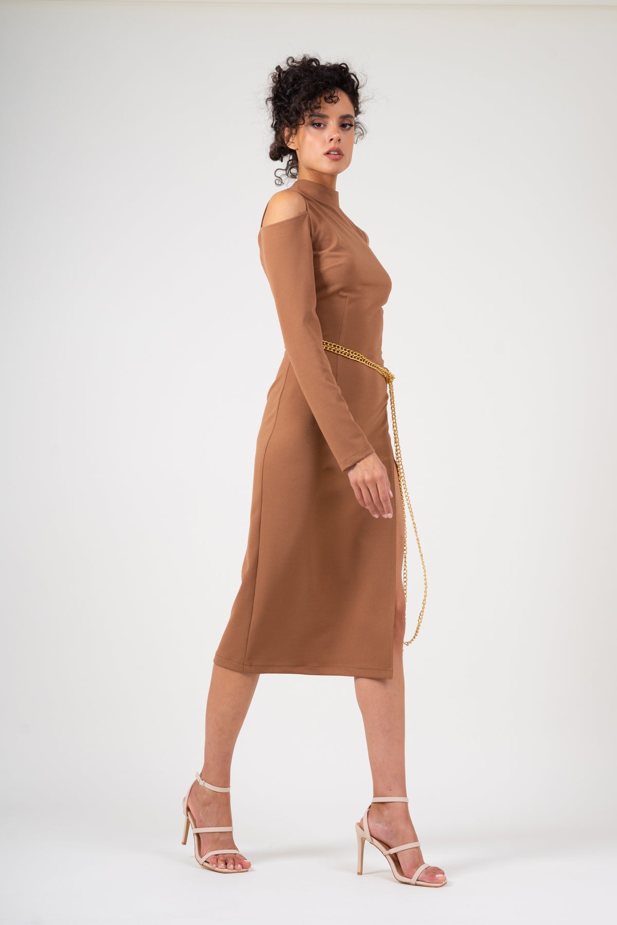 Slim cut-out-shoulders dress in camel