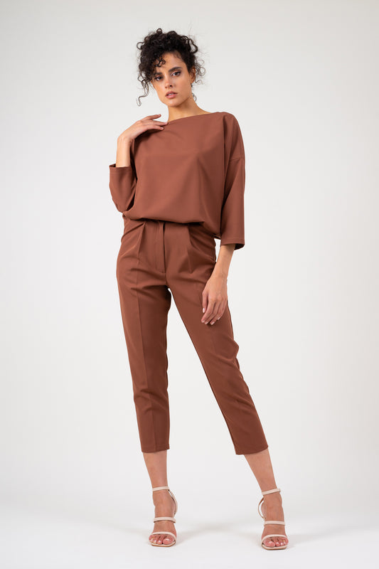 Bronze set with blouse and cropped trousers