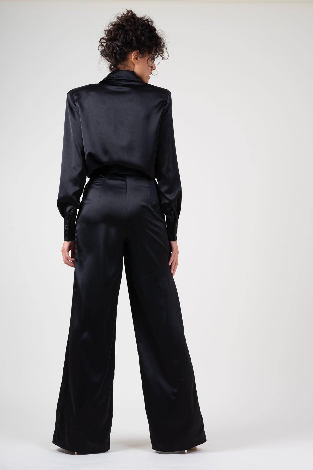 Black shirt with oversized shoulders