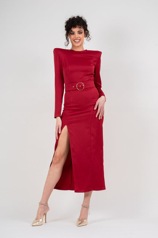 Midi red dress with overized shoulders and slit