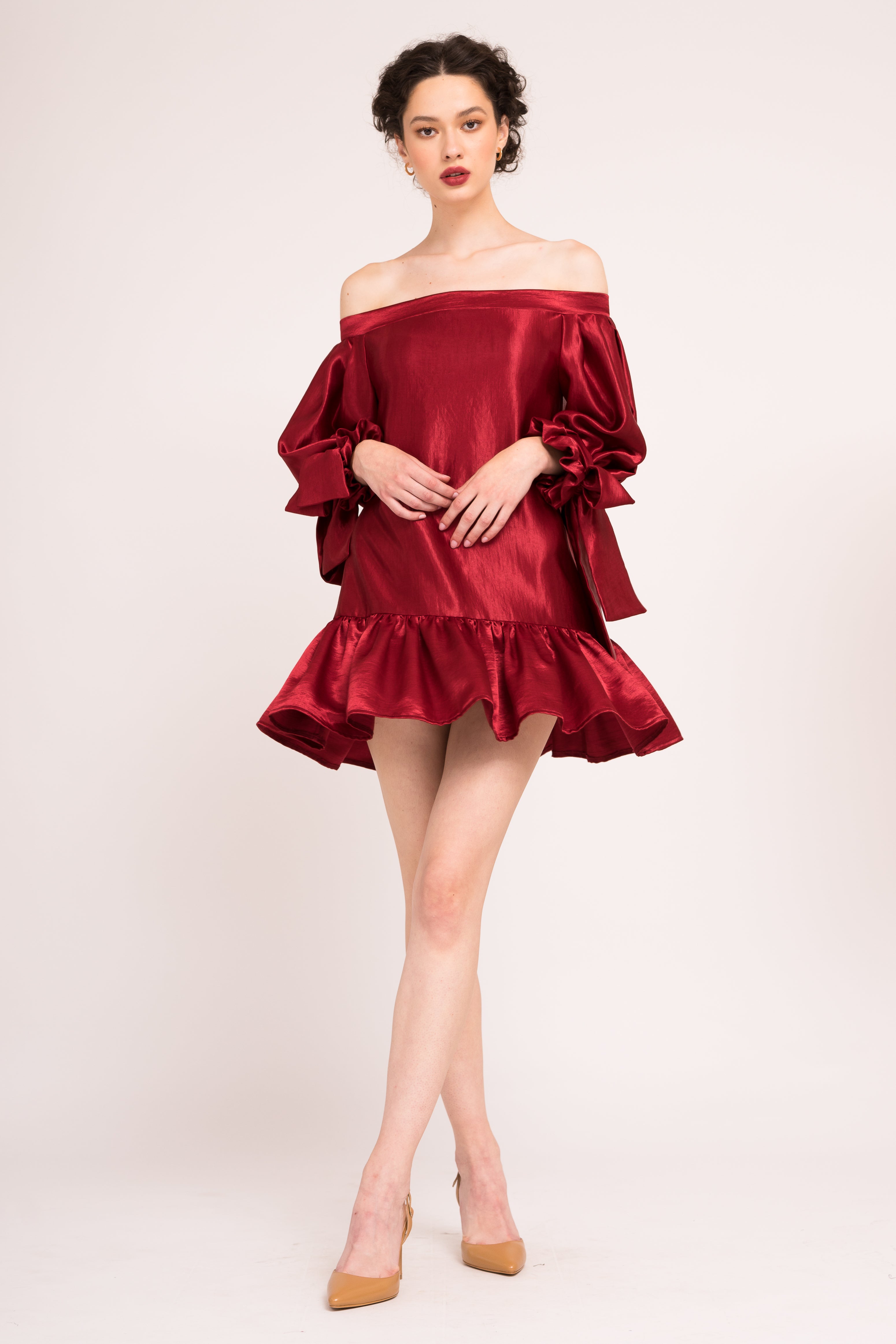 Rochie fara umeri cu mansete esarfa