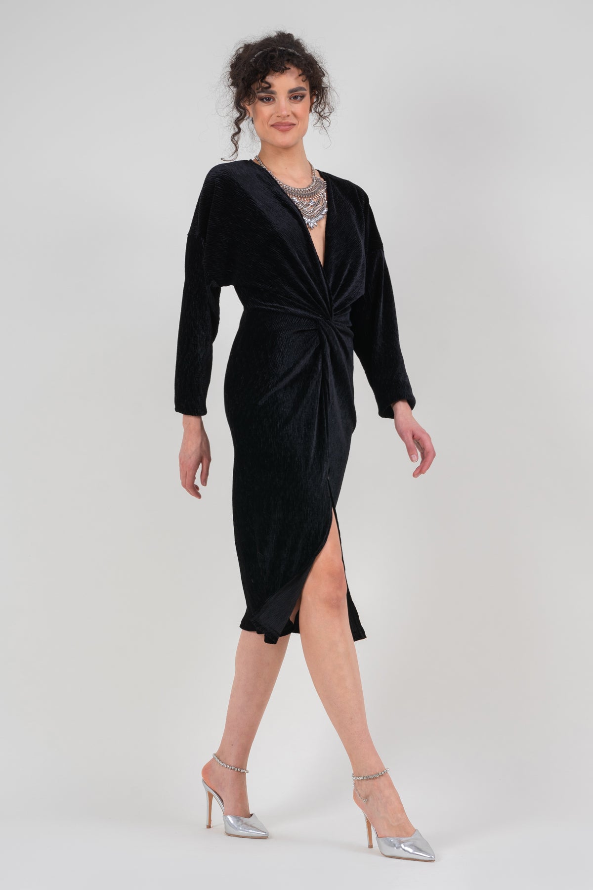 Rochie neagra din catifea cu nod