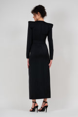 Midi black dress with overized shoulders and slit