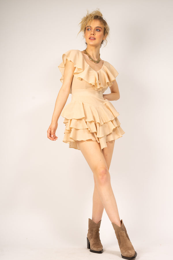 Beige cambered dress with ruffles and 'V' neckline