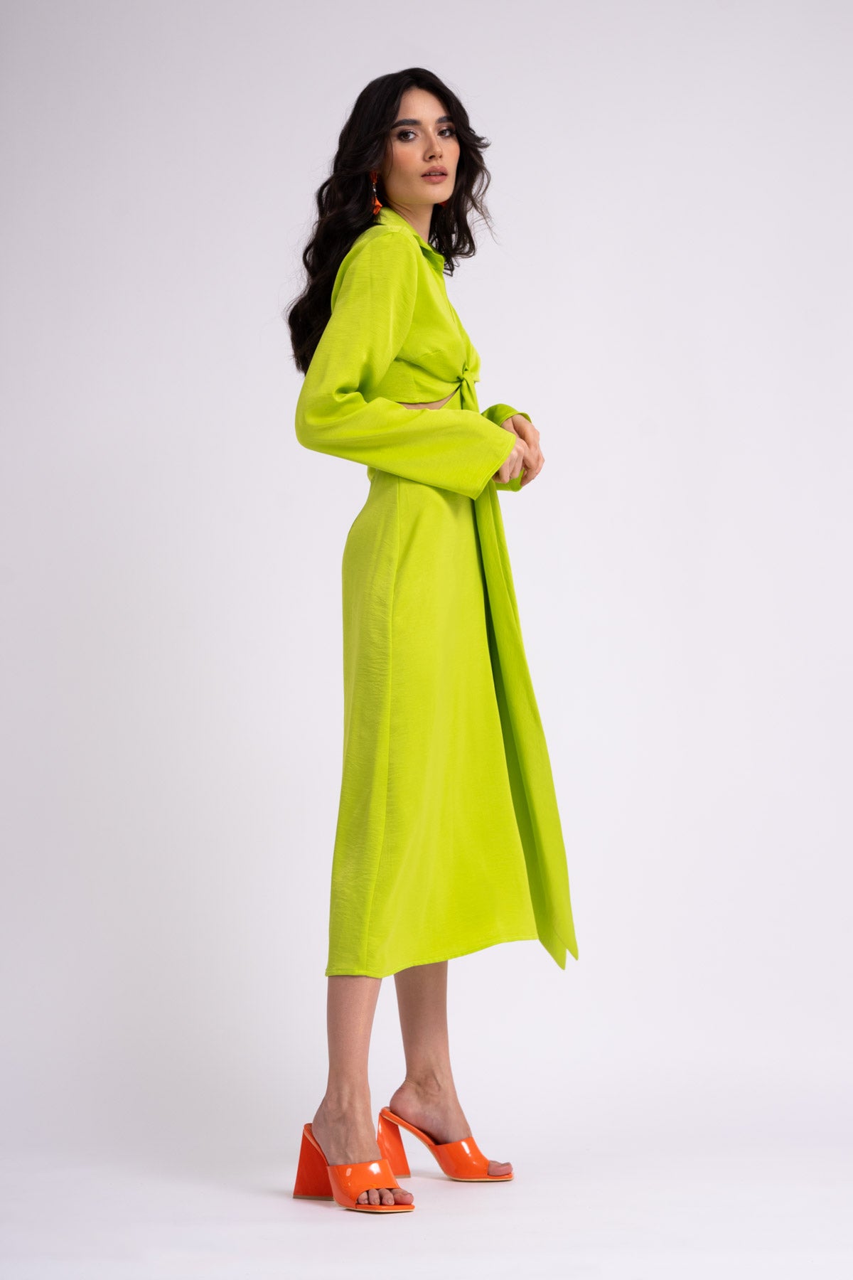 Midi neon green dress with long sleeves and knot