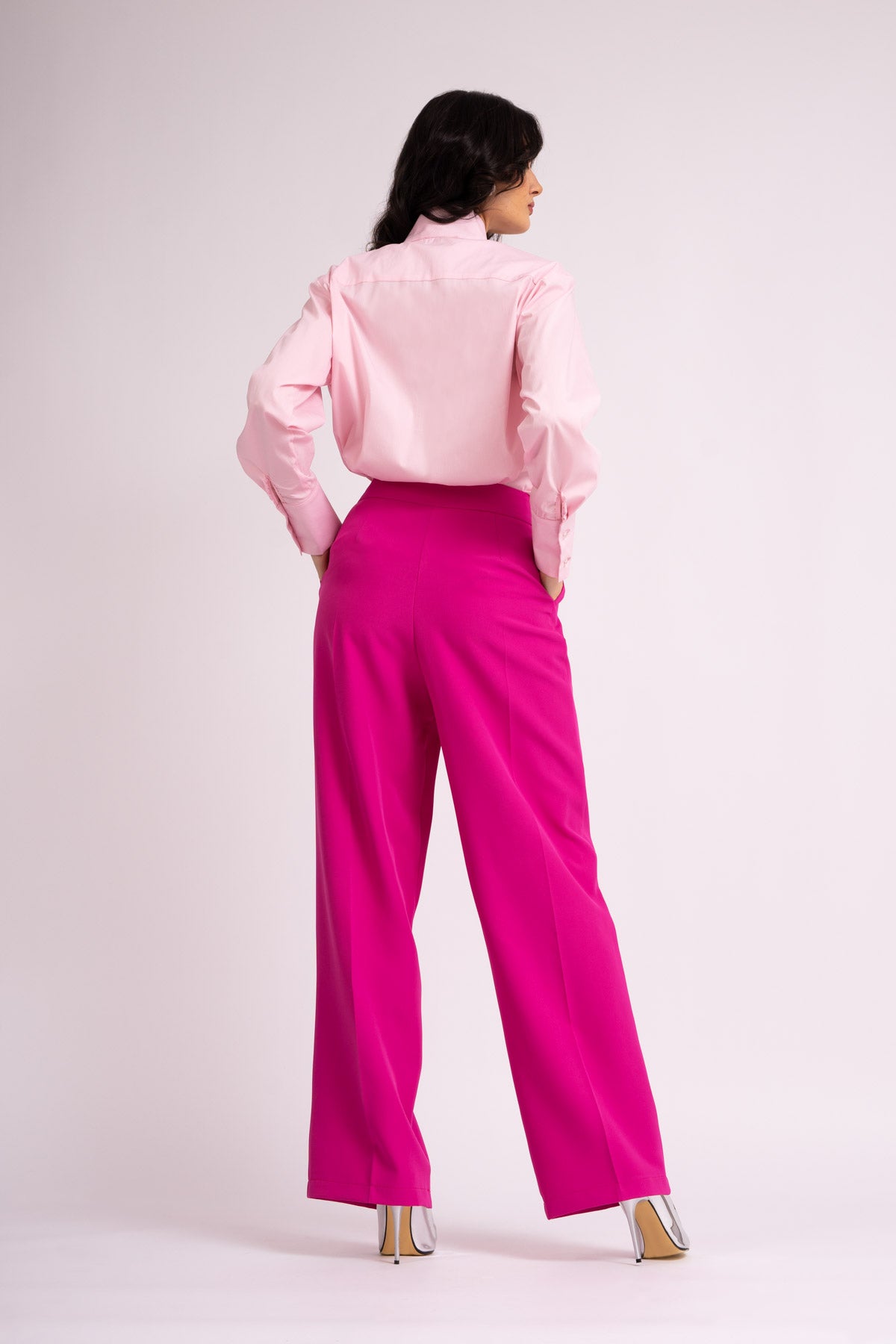 Camasa roz cu guler supradimensionat