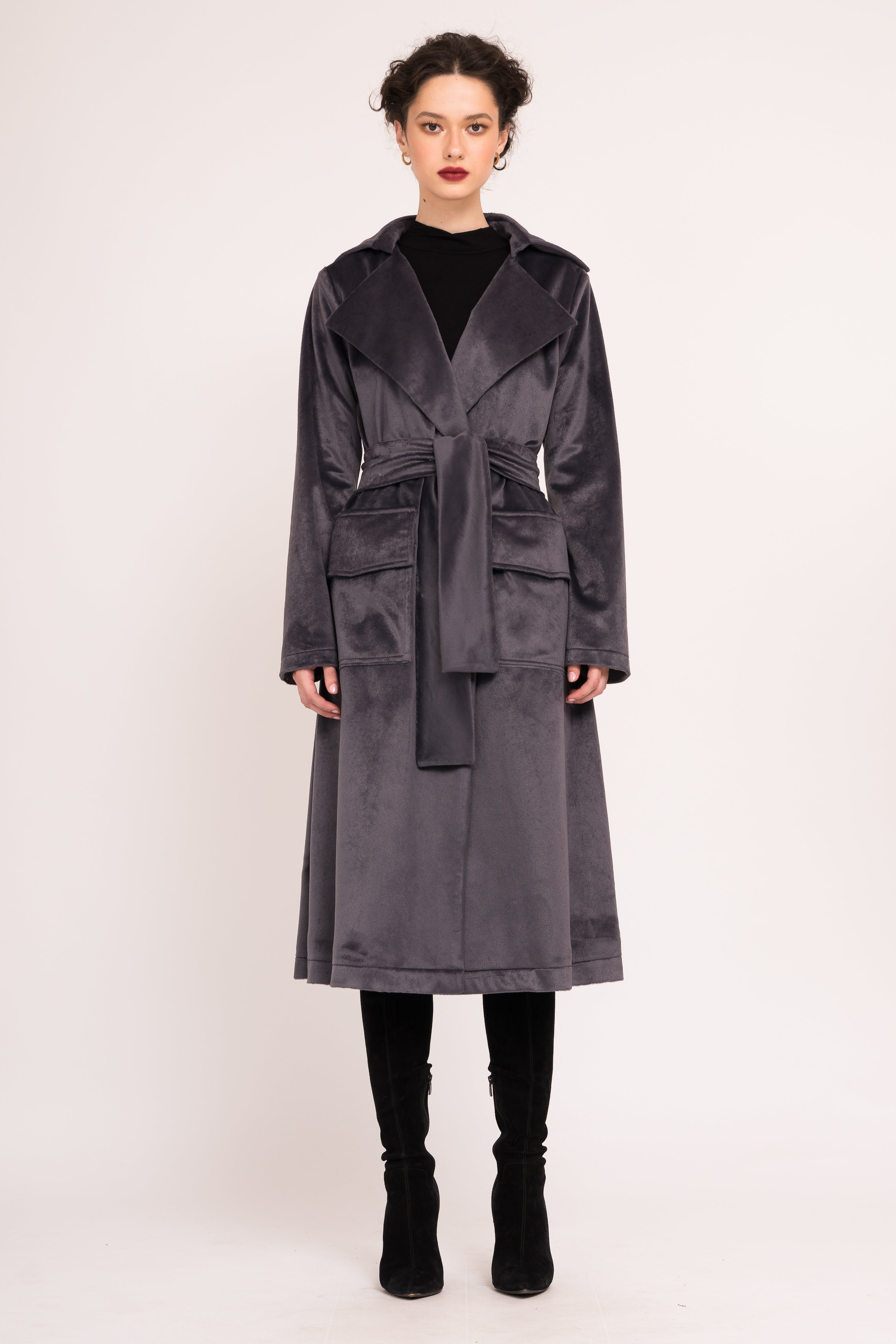 Trench cu buzunare aplicate supradimensionate