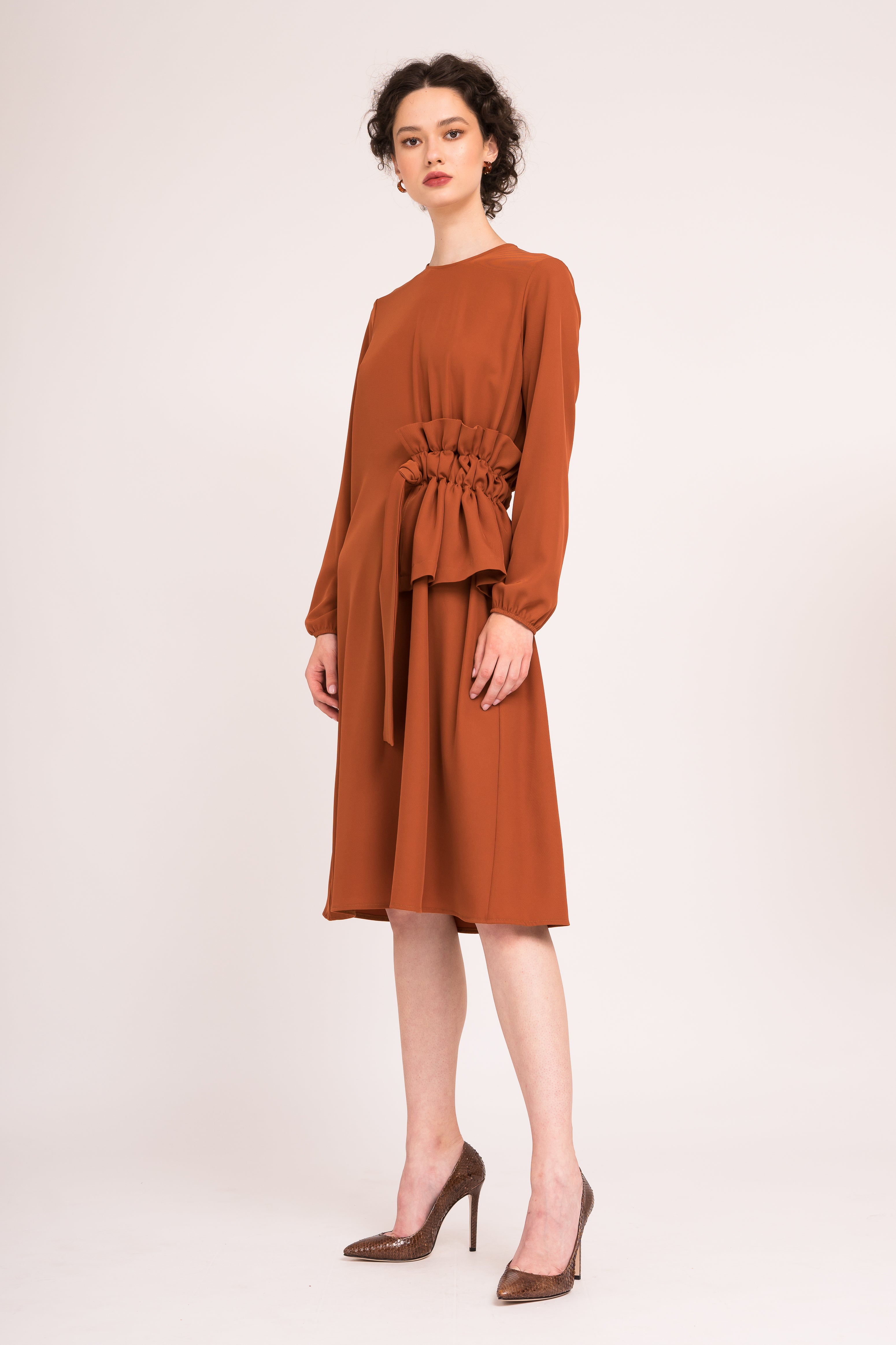 Rochie cu maneci si cordon ajustabil