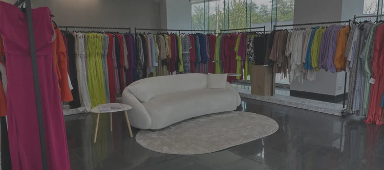 Interiorul showroomului BLUZAT din București